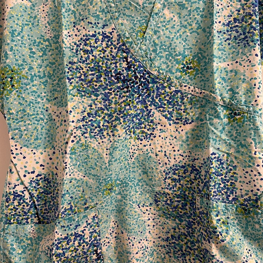 Scrub Top Small - Picture 2 of 2